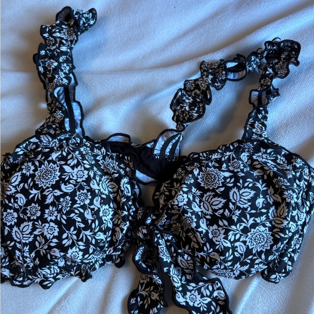 Floral Lace Women's Swim Top - Black and White